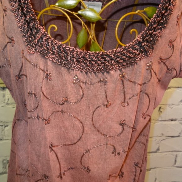 Plum Casual Living Short Sleeve Tunic, Like New - Picture 3 of 5